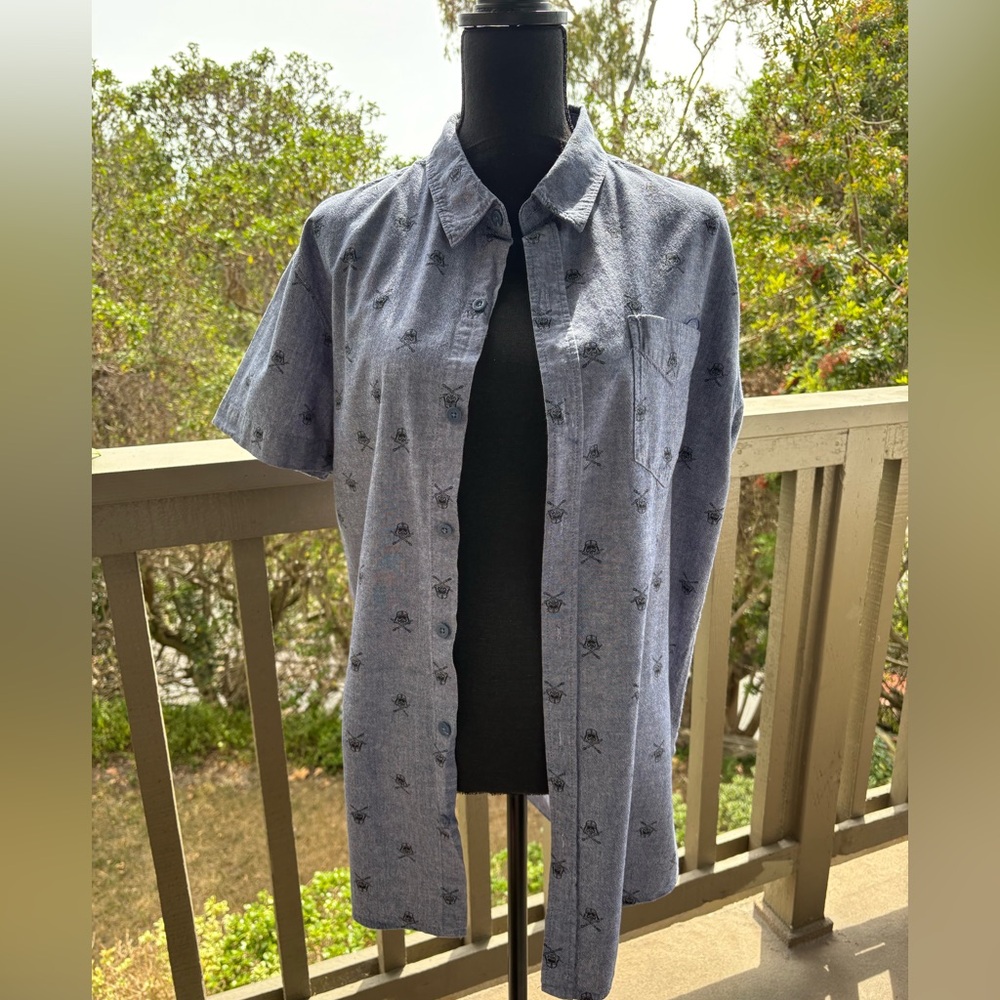 Star Wars Darth Vader Blue Cross Sabers Button Down Blue Denim Shirt Size Large